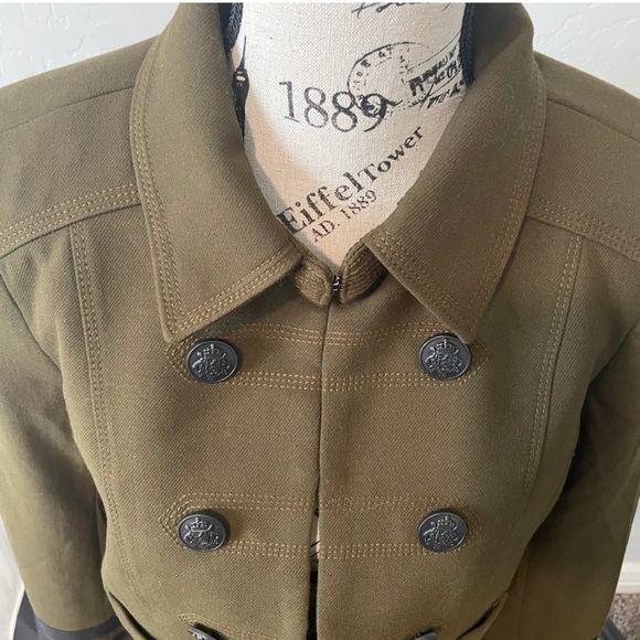 Loft Jacket - Picture 2 of 6